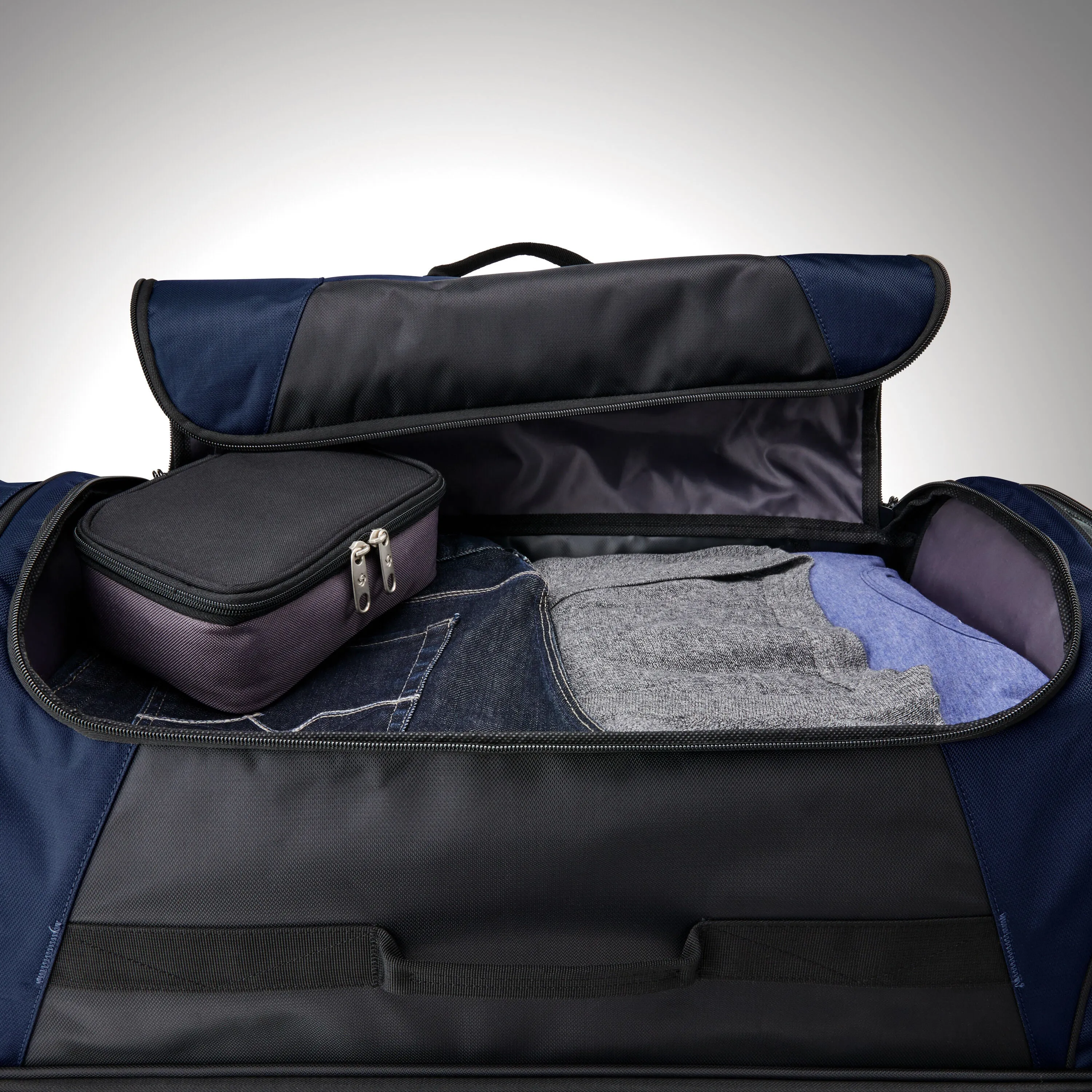 Andante 2 Wheeled Duffel 22"
